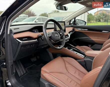 Черный Шкода Enyaq iV, объемом двигателя 0 л и пробегом 111 тыс. км за 27400 $, фото 1 на Automoto.ua