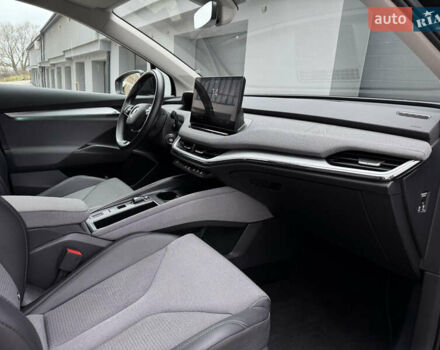 Черный Шкода Enyaq iV, объемом двигателя 0 л и пробегом 160 тыс. км за 18700 $, фото 51 на Automoto.ua