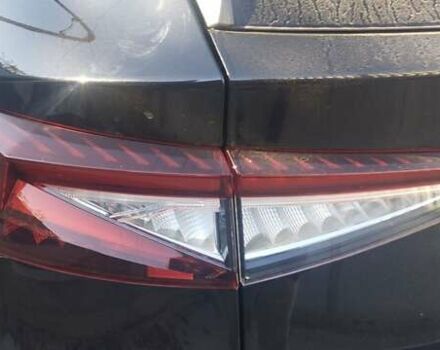 Черный Шкода Enyaq iV, объемом двигателя 0 л и пробегом 198 тыс. км за 19999 $, фото 5 на Automoto.ua