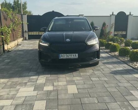 Черный Шкода Enyaq iV, объемом двигателя 0 л и пробегом 95 тыс. км за 26800 $, фото 1 на Automoto.ua