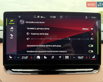 Черный Шкода Enyaq iV, объемом двигателя 0 л и пробегом 111 тыс. км за 28400 $, фото 65 на Automoto.ua