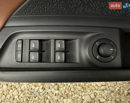 Черный Шкода Enyaq iV, объемом двигателя 0 л и пробегом 111 тыс. км за 27400 $, фото 33 на Automoto.ua