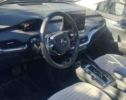 Черный Шкода Enyaq iV, объемом двигателя 0 л и пробегом 198 тыс. км за 19999 $, фото 11 на Automoto.ua