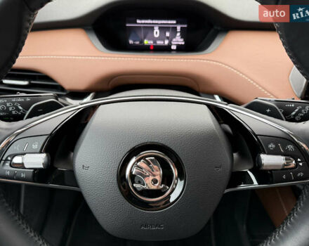 Черный Шкода Enyaq iV, объемом двигателя 0 л и пробегом 111 тыс. км за 27400 $, фото 51 на Automoto.ua