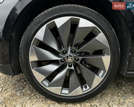 Черный Шкода Enyaq iV, объемом двигателя 0 л и пробегом 111 тыс. км за 28400 $, фото 30 на Automoto.ua