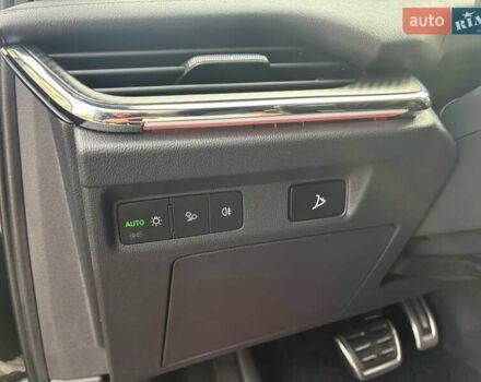 Черный Шкода Enyaq iV, объемом двигателя 0 л и пробегом 144 тыс. км за 26999 $, фото 116 на Automoto.ua