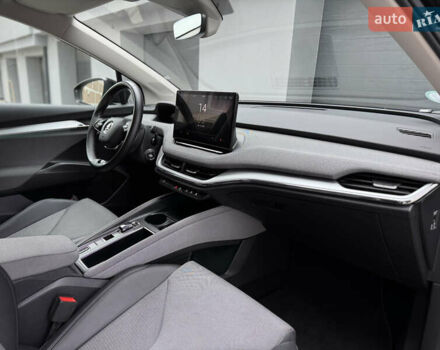 Черный Шкода Enyaq iV, объемом двигателя 0 л и пробегом 160 тыс. км за 18700 $, фото 4 на Automoto.ua