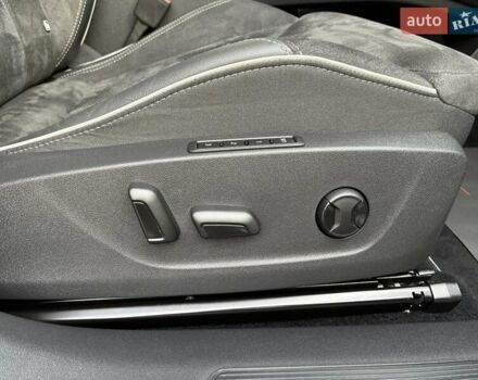 Черный Шкода Enyaq iV, объемом двигателя 0 л и пробегом 144 тыс. км за 26999 $, фото 92 на Automoto.ua