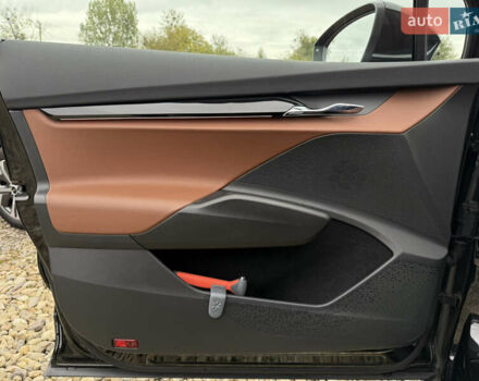 Черный Шкода Enyaq iV, объемом двигателя 0 л и пробегом 111 тыс. км за 28400 $, фото 31 на Automoto.ua