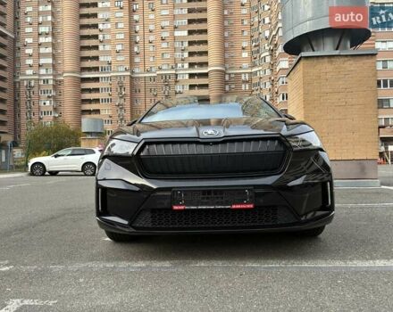 Черный Шкода Enyaq iV, объемом двигателя 0 л и пробегом 144 тыс. км за 26999 $, фото 2 на Automoto.ua