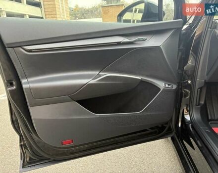 Черный Шкода Enyaq iV, объемом двигателя 0 л и пробегом 144 тыс. км за 26999 $, фото 108 на Automoto.ua