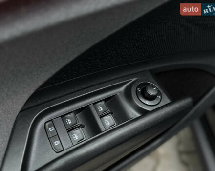 Черный Шкода Enyaq iV, объемом двигателя 0 л и пробегом 160 тыс. км за 18700 $, фото 55 на Automoto.ua