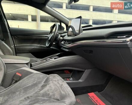 Черный Шкода Enyaq iV, объемом двигателя 0 л и пробегом 144 тыс. км за 26999 $, фото 98 на Automoto.ua