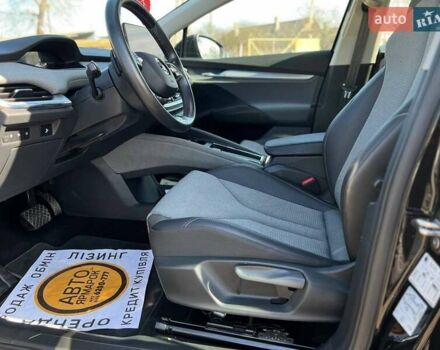 Чорний Шкода Enyaq iV, об'ємом двигуна 0 л та пробігом 6 тис. км за 25990 $, фото 3 на Automoto.ua