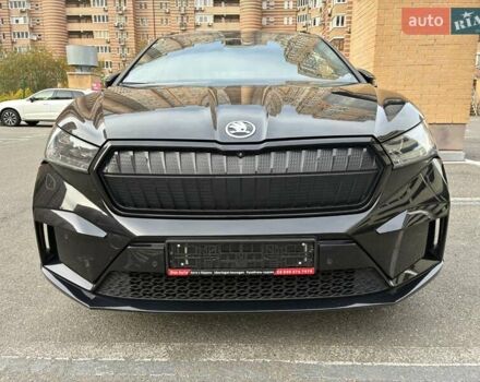 Черный Шкода Enyaq iV, объемом двигателя 0 л и пробегом 144 тыс. км за 26999 $, фото 3 на Automoto.ua