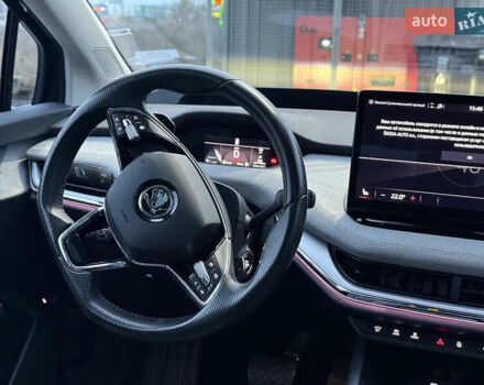 Черный Шкода Enyaq iV, объемом двигателя 0 л и пробегом 163 тыс. км за 24600 $, фото 12 на Automoto.ua