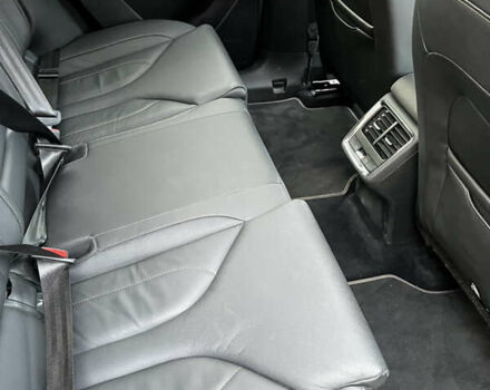 Чорний Шкода Enyaq iV, об'ємом двигуна 0 л та пробігом 70 тис. км за 27900 $, фото 8 на Automoto.ua