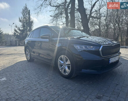 Черный Шкода Enyaq iV, объемом двигателя 0 л и пробегом 60 тыс. км за 27145 $, фото 3 на Automoto.ua