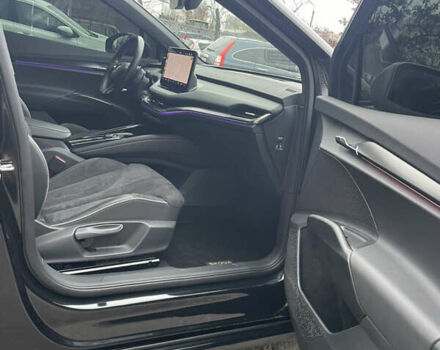 Черный Шкода Enyaq iV, объемом двигателя 0 л и пробегом 28 тыс. км за 38900 $, фото 7 на Automoto.ua