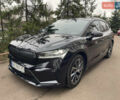 Черный Шкода Enyaq iV, объемом двигателя 0 л и пробегом 28 тыс. км за 38900 $, фото 1 на Automoto.ua