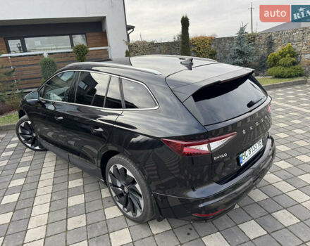 Черный Шкода Enyaq iV, объемом двигателя 0 л и пробегом 10 тыс. км за 33900 $, фото 3 на Automoto.ua