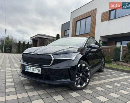 Черный Шкода Enyaq iV, объемом двигателя 0 л и пробегом 10 тыс. км за 33900 $, фото 1 на Automoto.ua