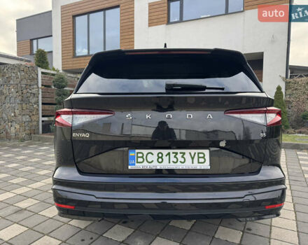 Черный Шкода Enyaq iV, объемом двигателя 0 л и пробегом 10 тыс. км за 33900 $, фото 4 на Automoto.ua