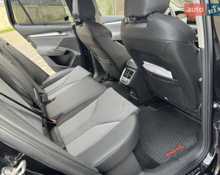 Черный Шкода Enyaq iV, объемом двигателя 0 л и пробегом 10 тыс. км за 33900 $, фото 40 на Automoto.ua