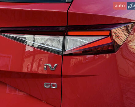 Красный Шкода Enyaq iV, объемом двигателя 0 л и пробегом 35 тыс. км за 23995 $, фото 26 на Automoto.ua