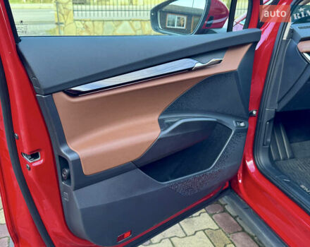 Красный Шкода Enyaq iV, объемом двигателя 0 л и пробегом 35 тыс. км за 23995 $, фото 41 на Automoto.ua