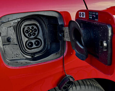 Красный Шкода Enyaq iV, объемом двигателя 0 л и пробегом 35 тыс. км за 23995 $, фото 21 на Automoto.ua