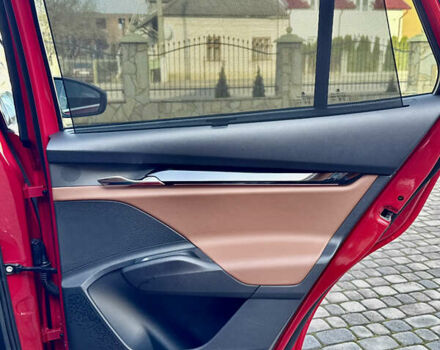 Красный Шкода Enyaq iV, объемом двигателя 0 л и пробегом 35 тыс. км за 23995 $, фото 87 на Automoto.ua