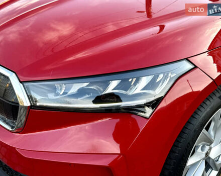 Красный Шкода Enyaq iV, объемом двигателя 0 л и пробегом 35 тыс. км за 23995 $, фото 103 на Automoto.ua