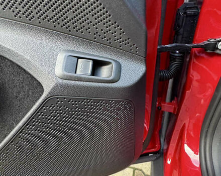 Красный Шкода Enyaq iV, объемом двигателя 0 л и пробегом 35 тыс. км за 23995 $, фото 47 на Automoto.ua