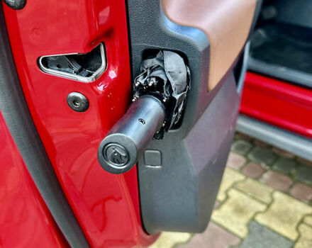 Красный Шкода Enyaq iV, объемом двигателя 0 л и пробегом 35 тыс. км за 23995 $, фото 109 на Automoto.ua