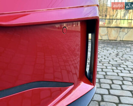 Красный Шкода Enyaq iV, объемом двигателя 0 л и пробегом 35 тыс. км за 23995 $, фото 7 на Automoto.ua