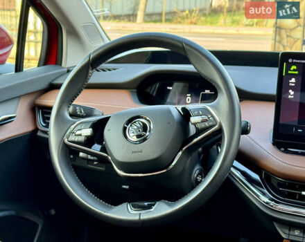 Красный Шкода Enyaq iV, объемом двигателя 0 л и пробегом 35 тыс. км за 23995 $, фото 80 на Automoto.ua