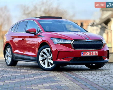 Красный Шкода Enyaq iV, объемом двигателя 0 л и пробегом 35 тыс. км за 23995 $, фото 18 на Automoto.ua