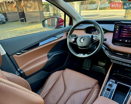 Красный Шкода Enyaq iV, объемом двигателя 0 л и пробегом 35 тыс. км за 23995 $, фото 81 на Automoto.ua