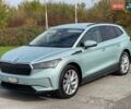 Серый Шкода Enyaq iV, объемом двигателя 0 л и пробегом 34 тыс. км за 22990 $, фото 2 на Automoto.ua