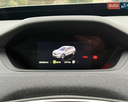 Серый Шкода Enyaq iV, объемом двигателя 0 л и пробегом 190 тыс. км за 21600 $, фото 35 на Automoto.ua