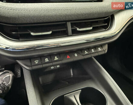 Серый Шкода Enyaq iV, объемом двигателя 0 л и пробегом 190 тыс. км за 21600 $, фото 60 на Automoto.ua