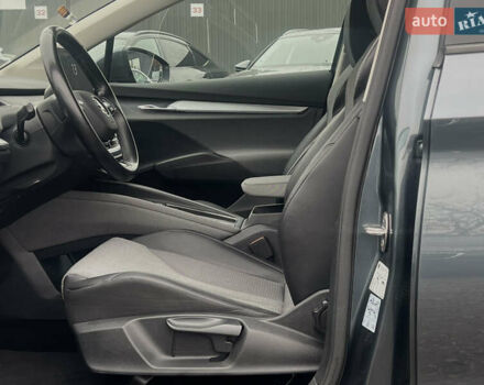 Серый Шкода Enyaq iV, объемом двигателя 0 л и пробегом 65 тыс. км за 22000 $, фото 25 на Automoto.ua