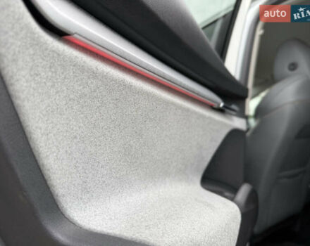 Сірий Шкода Enyaq iV, об'ємом двигуна 0 л та пробігом 190 тис. км за 22500 $, фото 17 на Automoto.ua