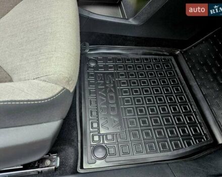 Сірий Шкода Enyaq iV, об'ємом двигуна 0 л та пробігом 105 тис. км за 19600 $, фото 16 на Automoto.ua