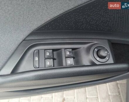 Серый Шкода Enyaq iV, объемом двигателя 0 л и пробегом 256 тыс. км за 20900 $, фото 18 на Automoto.ua