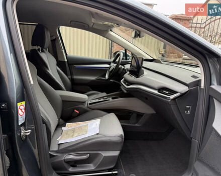 Серый Шкода Enyaq iV, объемом двигателя 0 л и пробегом 190 тыс. км за 21600 $, фото 92 на Automoto.ua