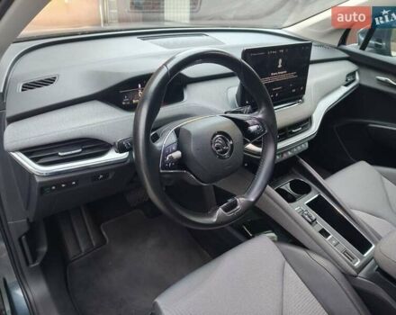 Серый Шкода Enyaq iV, объемом двигателя 0 л и пробегом 256 тыс. км за 20900 $, фото 13 на Automoto.ua