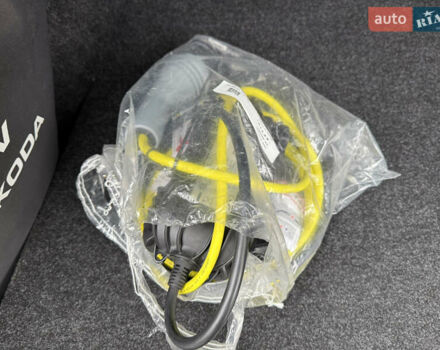 Серый Шкода Enyaq iV, объемом двигателя 0 л и пробегом 190 тыс. км за 21600 $, фото 78 на Automoto.ua