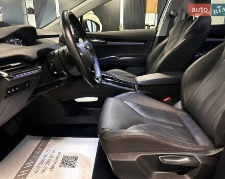 Серый Шкода Enyaq iV, объемом двигателя 0 л и пробегом 135 тыс. км за 26900 $, фото 12 на Automoto.ua